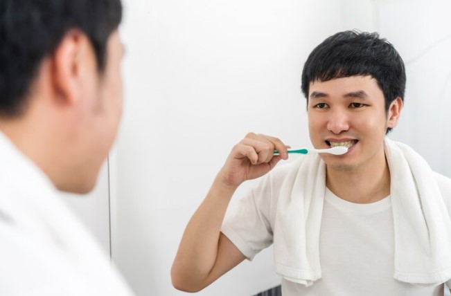 Pemutihan Gigi: Metode, Manfaat, dan Efek Samping
