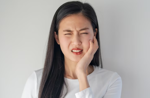 Mengatasi Gigi Sensitif: Penyebab dan Cara Mengatasinya
